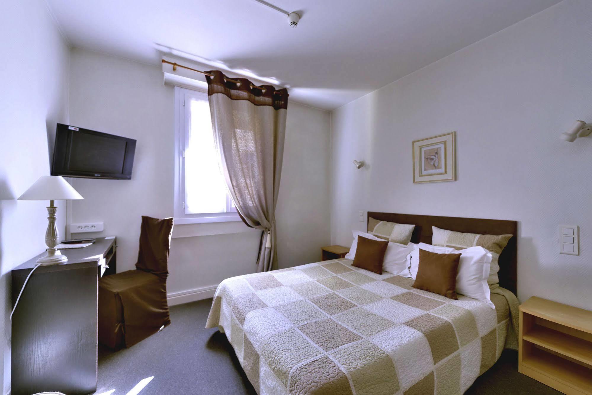 אלס Logis Hotel Orly מראה חיצוני תמונה