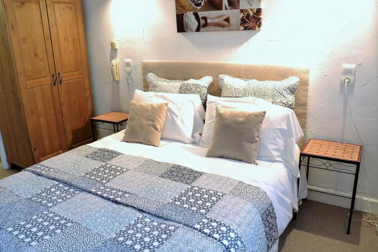 אלס Logis Hotel Orly מראה חיצוני תמונה